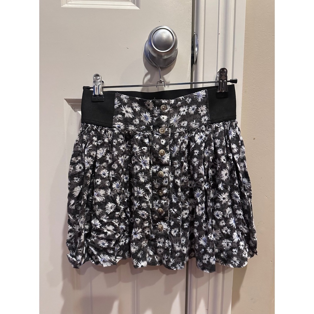 Women's American Eagle Floral Mini Skirt Front Waist Black White Print Skirt